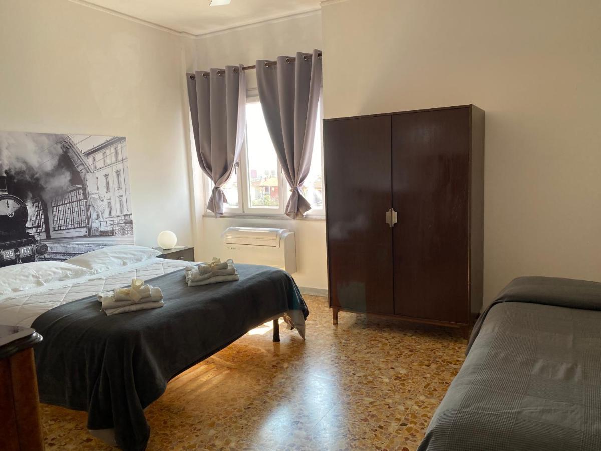 B&B Del Viaggiatore Sarzana Bagian luar foto