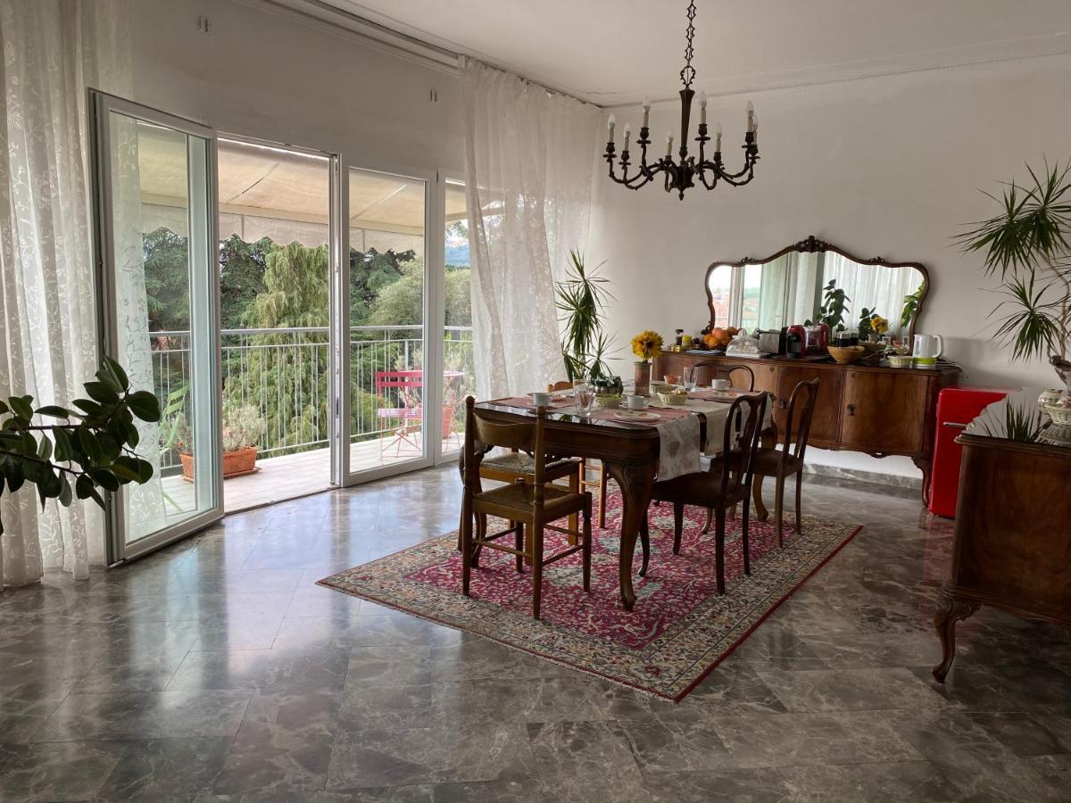 B&B Del Viaggiatore Sarzana Bagian luar foto