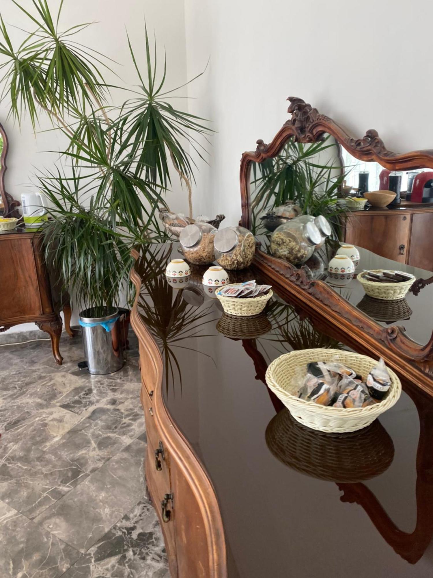 B&B Del Viaggiatore Sarzana Bagian luar foto