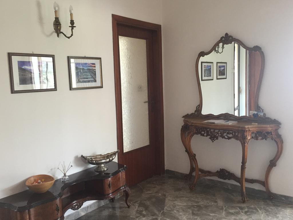 B&B Del Viaggiatore Sarzana Bagian luar foto