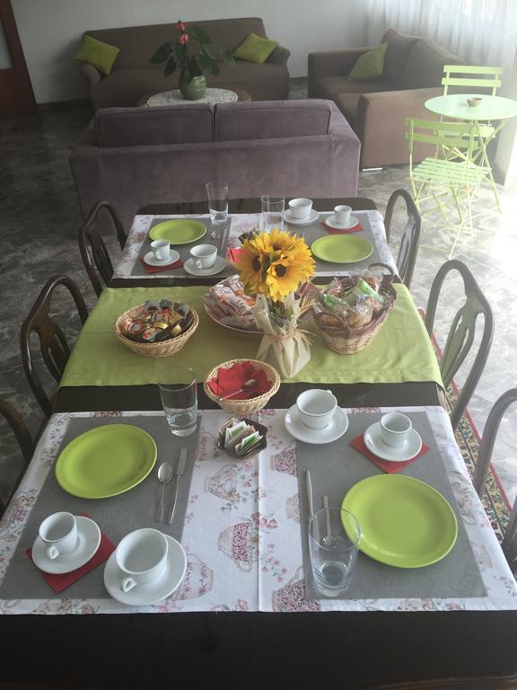 B&B Del Viaggiatore Sarzana Bagian luar foto